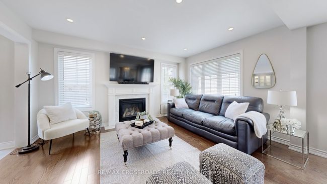 72 Oswell Dr, House other with 4 bedrooms, 3 bathrooms and 2 parking in Ajax ON | Image 8
