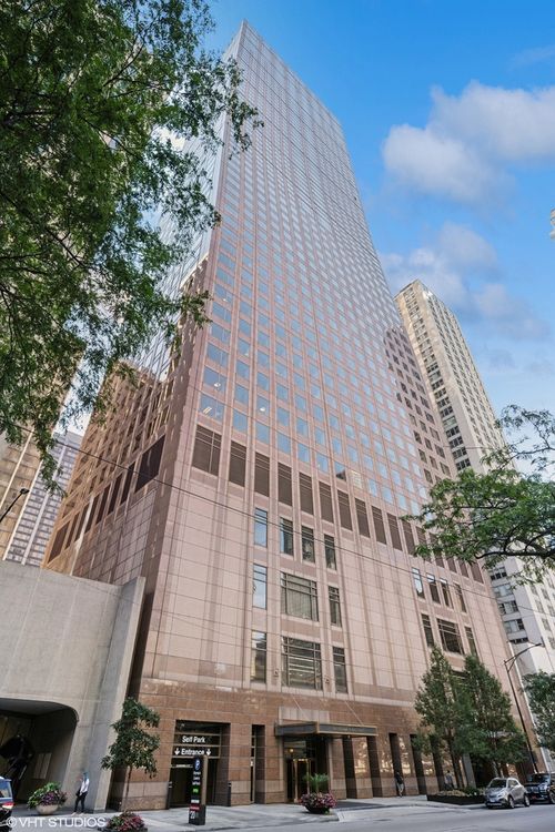 49a-161 E Chicago Ave, Chicago, IL, 60611-6682 | Card Image