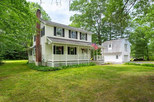 8 Davidson Avenue, Merrimack, NH, 03054 | Card Image