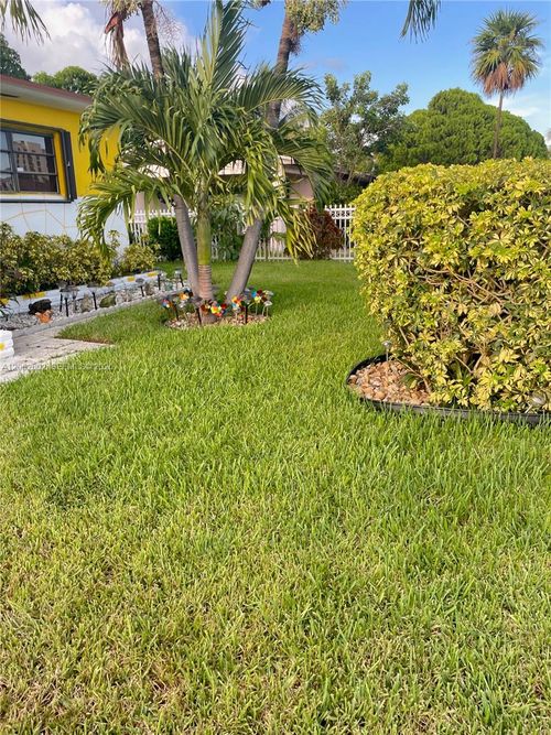 3265 Nw 80th Ter, Miami, FL, 33147-4626 | Card Image