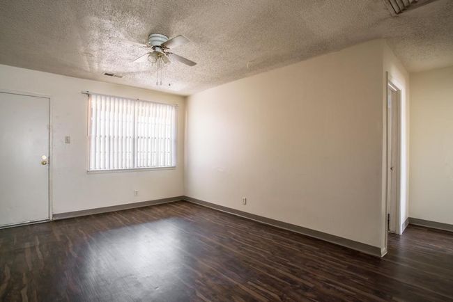 UNIT-13 - 419 Vassar Drive Se, Home with 2 bedrooms, 1 bathrooms and null parking in Albuquerque NM | Image 3