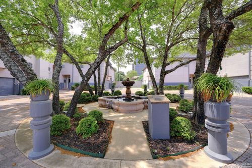 39-39 S Rue Charles, San Antonio, TX, 78217-5158 | Card Image