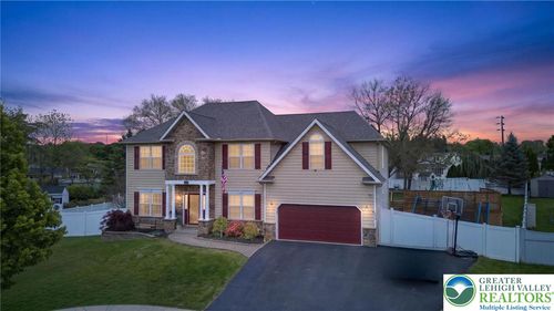 764 Mohican Dr, Easton, PA, 18040-8281 | Card Image
