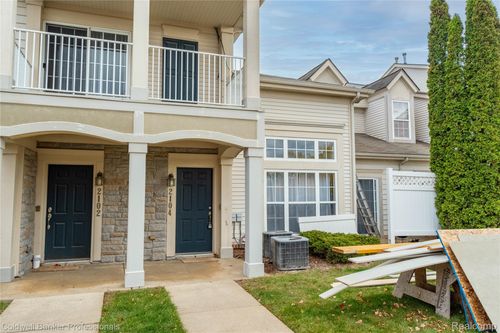 2104 Trailway Ct, Commerce Twp, MI, 48390-4003 | Card Image