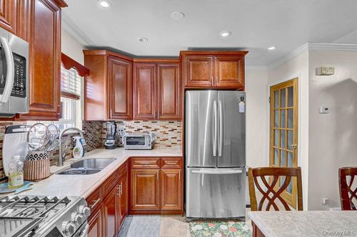 516 Elton St, Brooklyn, NY, 11208-3516 | Card Image