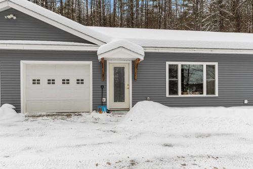 30 Pine St, Newport, NH, 03773-2005 | Card Image