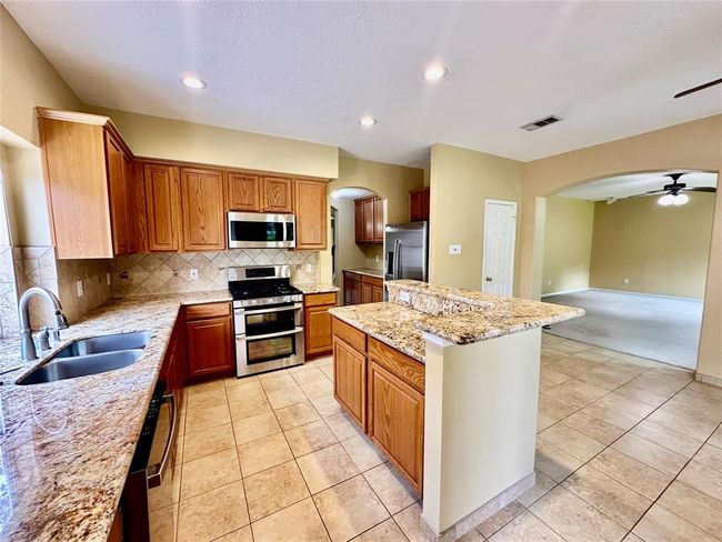2716 W Oaks Cir E, House other with 4 bedrooms, 4 bathrooms and 2 parking in Pearland TX | Image 9