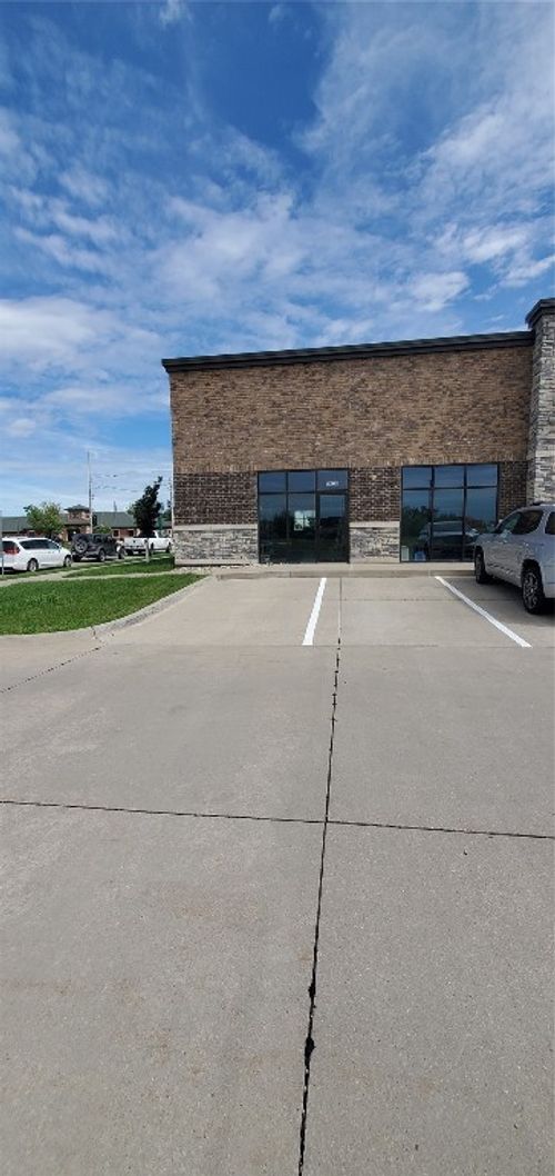 b-5480 Buffalo Rd Ne, Cedar Rapids, IA, 52402 | Card Image
