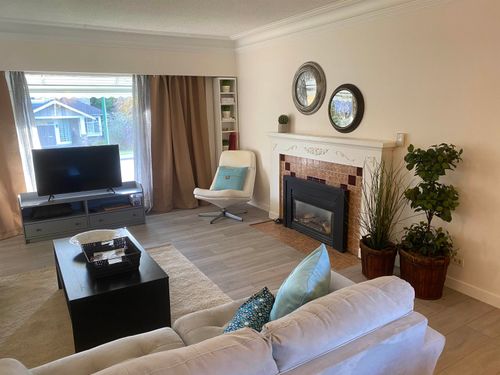 3949 Hertford St, Burnaby, BC, V5G2R5 | Card Image