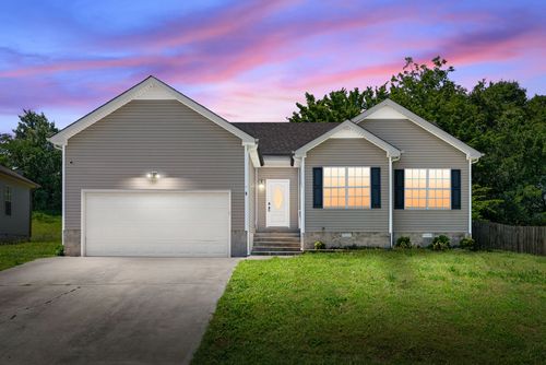 1382 Whitt Ln, Clarksville, TN, 37042-6777 | Card Image