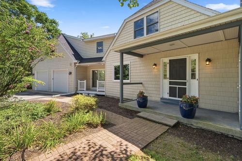 5 Locust St, North Reading, MA, 01864-2045 | Card Image