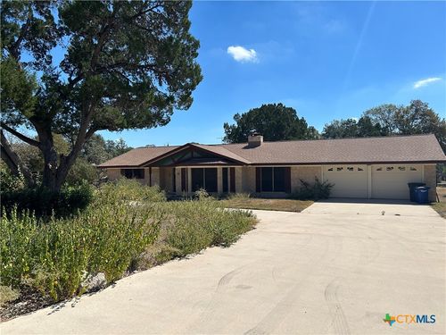 11 La Mesa Dr, New Braunfels, TX, 78130-6617 | Card Image
