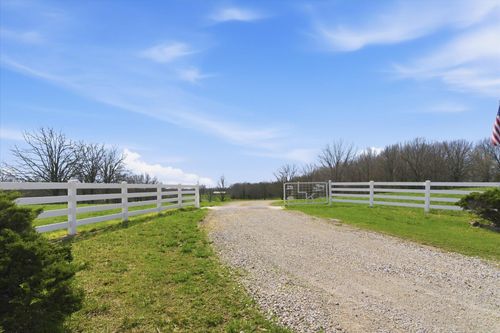 8896 State Route Zz, West Plains, MO, 65775-6033 | Card Image