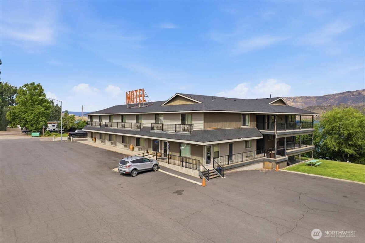 Commercial Sale in Electric City 4