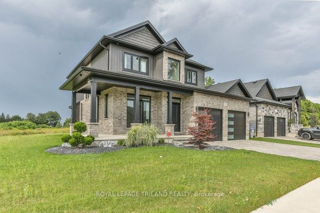 51 Elliot St, House other with 6 bedrooms, 3 bathrooms and 2 parking in Strathroy ON | Image 4