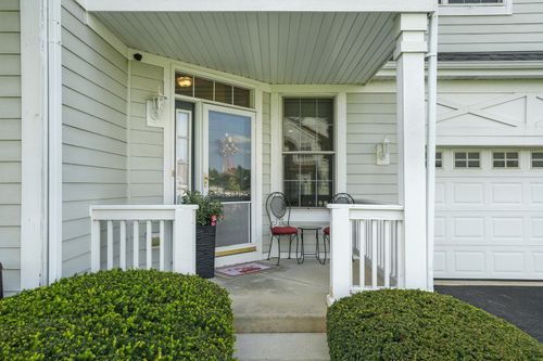 8675 Saddlebred Ct, Frankfort, IL, 60423-8618 | Card Image