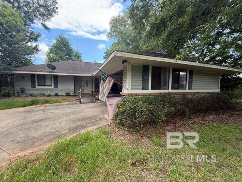 807 W Magnolia Ave, Foley, AL, 36535-1436 | Card Image