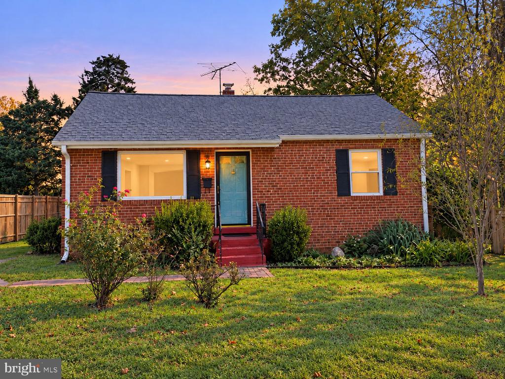 Residential Lease in ALEXANDRIA