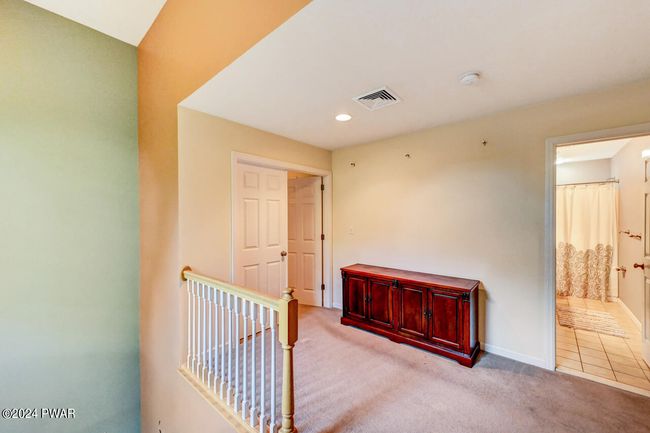 Upper Level | Image 38