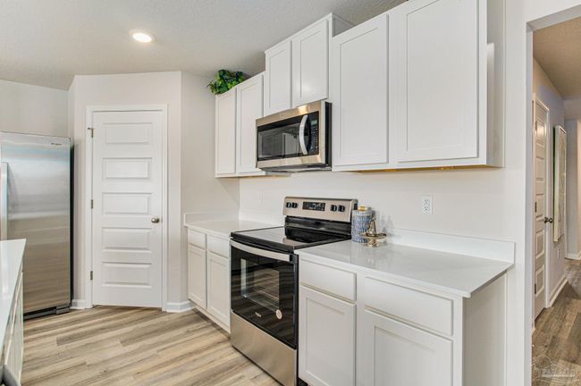 2772 Chevy Cir, House other with 4 bedrooms, 2 bathrooms and 2 parking in Pace FL | Image 14