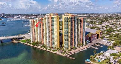 UNIT-1409 - 2640 Lake Shore Drive, Condo with 2 bedrooms, 2 bathrooms and null parking in Riviera Beach FL | Image 2