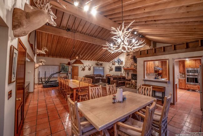 9239 Fm 133, Home with 7 bedrooms, 7 bathrooms and null parking in Cotulla TX | Image 39