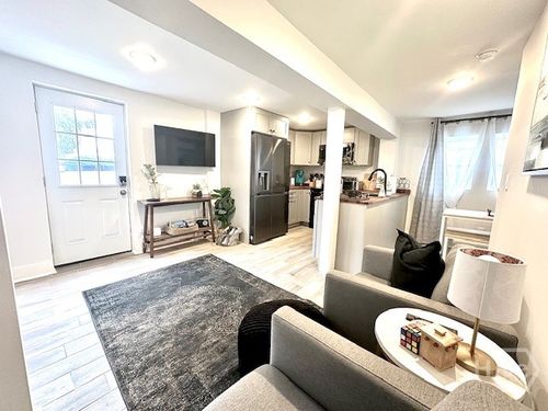 a-528 E 37th St, Savannah, GA, 31401-9006 | Card Image