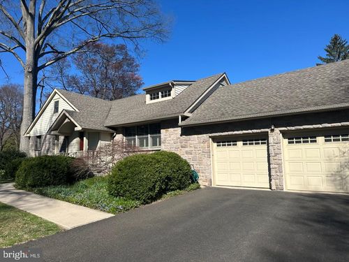 92 Homestead Dr, Doylestown, PA, 18901-4809 | Card Image