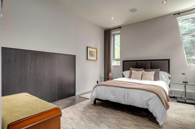 25 Posthill Drive Sw, House other with 4 bedrooms, 4 bathrooms and 8 parking in Calgary AB | Image 35
