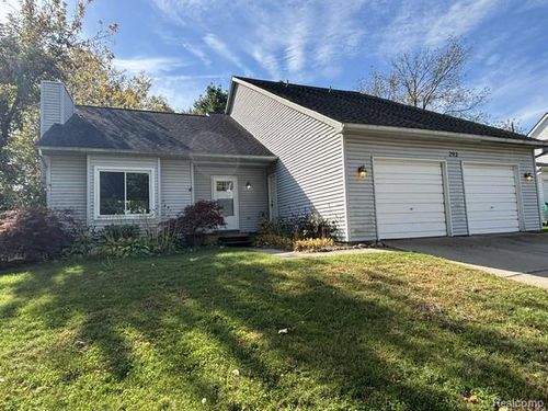 293 Woodlake Dr, Brighton, MI, 48116-2058 | Card Image