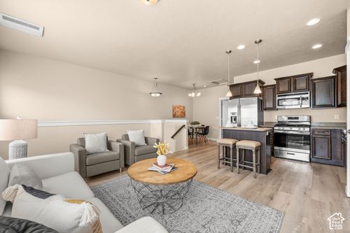 3688 W Periwinkle Dr, South Jordan, UT, 84095-5113 | Card Image
