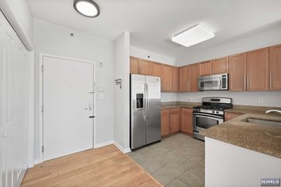 4 Constellation Place, Home with 2 bedrooms, 2 bathrooms and null parking in Jersey City NJ | Image 2