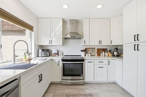 233 Festival Dr, Oceanside, CA, 92057-5130 | Card Image