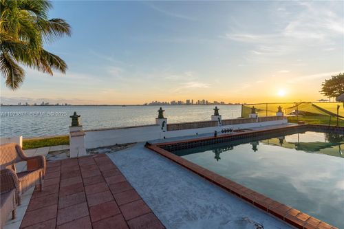 1680 S Treasure Dr, North Bay Village, FL, 33141-4129 | Card Image