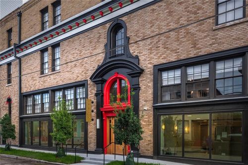 apt-306-3060 Dauphine St, New Orleans, LA, 70117-6758 | Card Image