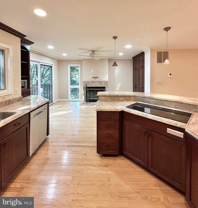 2021 Lakebreeze Way, Townhouse with 3 bedrooms, 4 bathrooms and null parking in RESTON VA | Image 13
