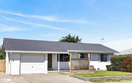 6717 Whitsett Dr, North Highlands, CA, 95660-3831 | Card Image