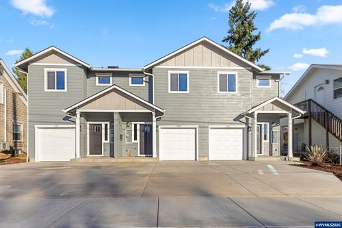 228-230-232 W Clay St, Monmouth, OR, 97361 | Card Image