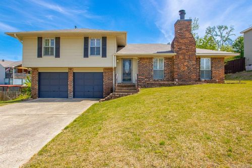 409 Parkway Place Dr, Little Rock, AR, 72211-3107 | Card Image