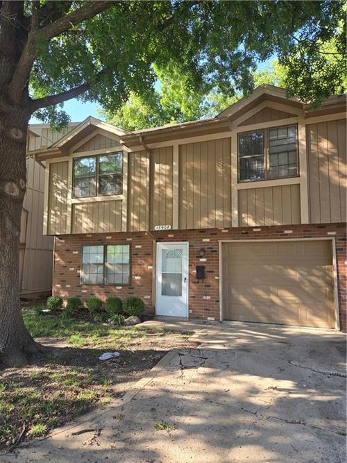 13908 Dundee Cir, Grandview, MO, 64030-4044 | Card Image