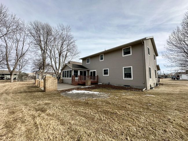 908 Lilac Dr | Image 9