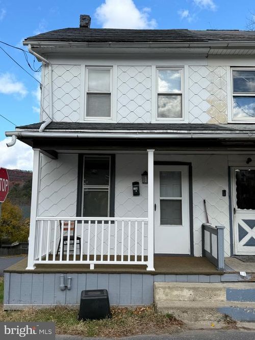 1701 Mohawk St, Coal Township, PA, 17866-4015 | Card Image