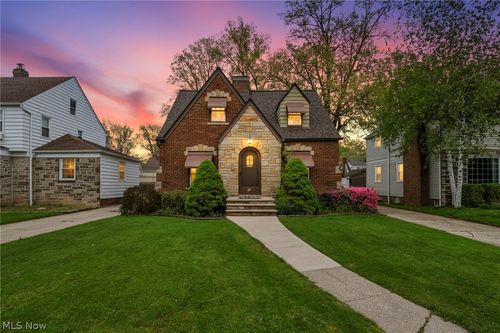 91 E 212th St, Euclid, OH, 44123-1060 | Card Image