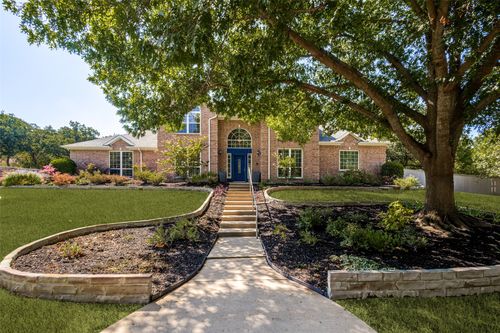 204 E Chapel Downs Dr, Southlake, TX, 76092-5103 | Card Image