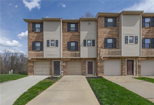 127 Forest Dr, Seven Fields, PA, 16046-7803 | Card Image