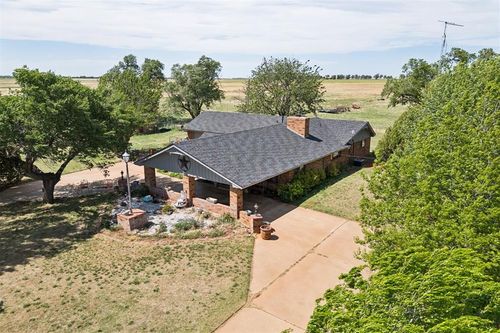 21749 E 1150 Road, Foss, OK, 73647 | Card Image
