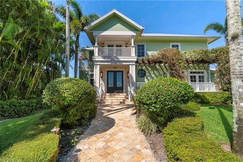 645 Broad Ave S, NAPLES, FL, 34102-7144 | Card Image