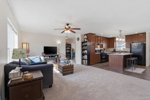 1935 Juneau Ct, Hartland, MI, 48353-3729 | Card Image