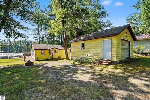 2086 Timber Trl, National City, MI, 48748-9513 | Card Image