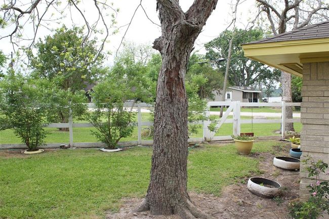 206 Riverside St, House other with 3 bedrooms, 3 bathrooms and null parking in Highlands TX | Image 37